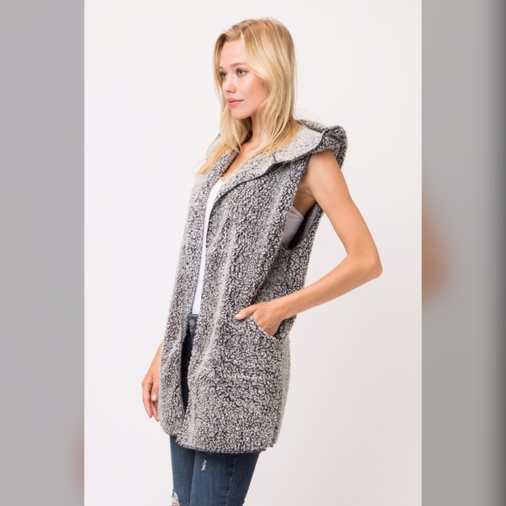 ❤️LAST 1! Sherpa with Pockets and Hoodie! - Picture 5 of 7